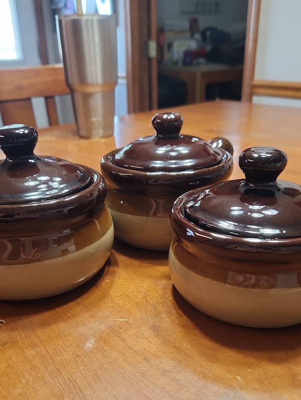 vintage 3 tone brown glazed stoneware soup crock with matching lid  side handle